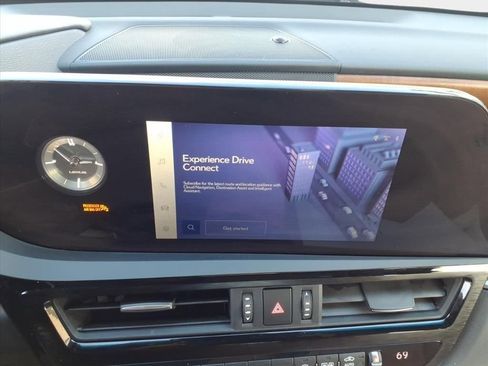 Used 2024 Lexus ES 300h w/ Premium Package image 19