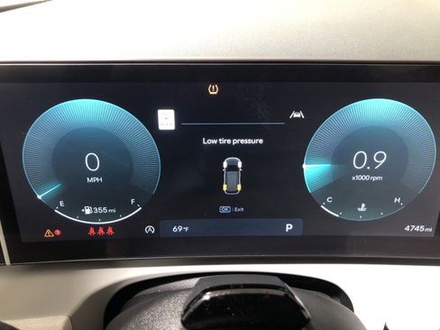 Used 2025 Hyundai Tucson Limited image 28