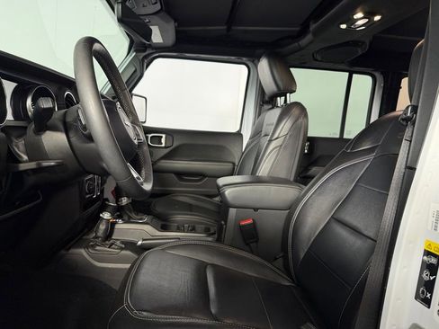 Used 2023 Jeep Wrangler Unlimited Sahara AWD/4WD image 23