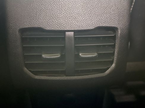 Used 2018 Ford Fusion SE w/ Equipment Group 201A image 29