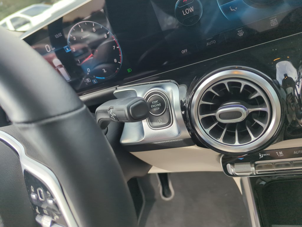 Used 2021 Mercedes-Benz GLB 250 image 24