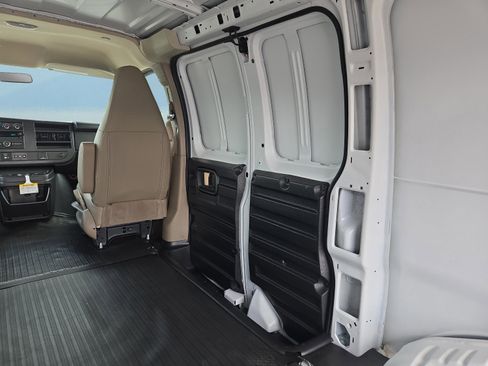 New 2025 Chevrolet Express 2500 2500 Regular Wheelbase w/ Driver Convenience Package image 15