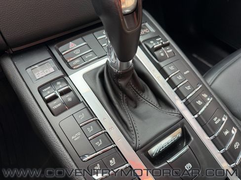Used 2018 Porsche Macan Sport Edition AWD/4WD image 30