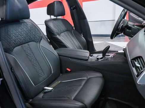 Used 2022 BMW M550i xDrive w/ Executive Package AWD/4WD image 29