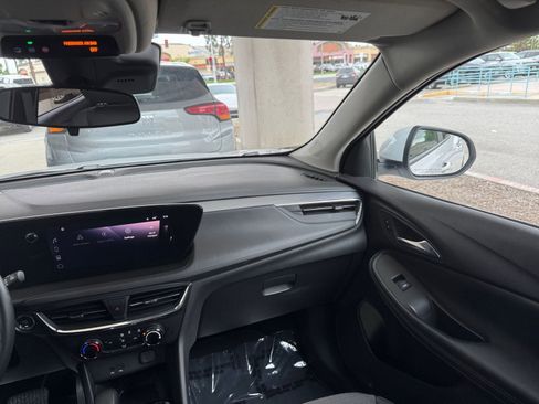 Used 2025 Buick Encore GX Preferred FWD image 35