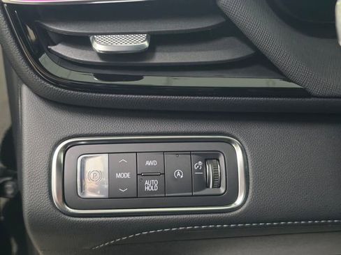 Used 2026 Buick Enclave Preferred AWD/4WD image 13