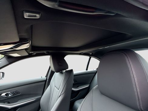 New 2026 BMW 330i Sedan w/ M Sport Package image 28