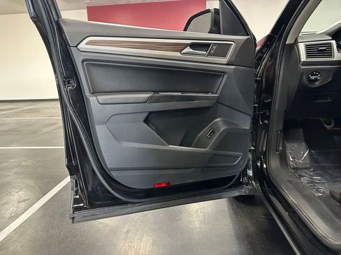 Used 2021 Volkswagen Atlas SE FWD image 13