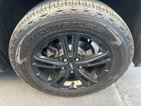 Used 2022 GMC Terrain AT4 w/ Tech Package image 10