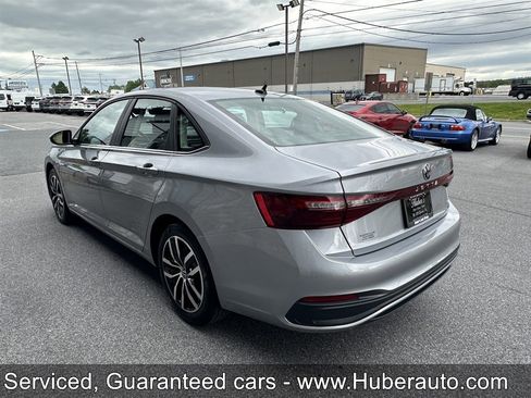 Used 2026 Volkswagen Jetta SE FWD image 6