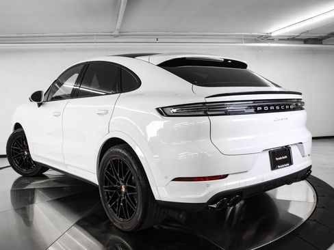 New 2026 Porsche Cayenne Coupe AWD/4WD image 3