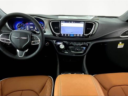 New 2026 Chrysler Pacifica Pinnacle w/ Trailer Tow Group image 6