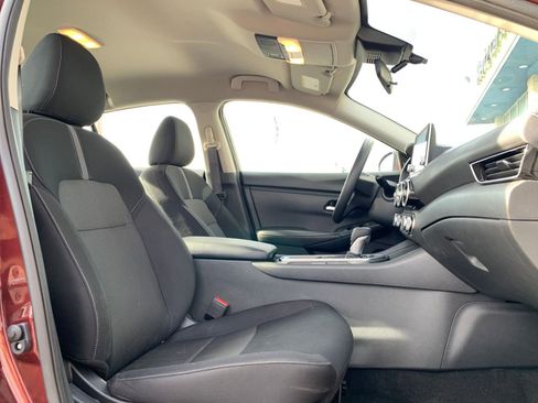 Used 2025 Nissan Sentra SV image 34