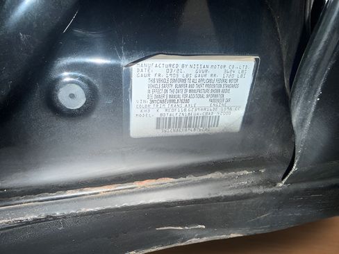 Used 2021 Nissan Versa SV FWD image 24