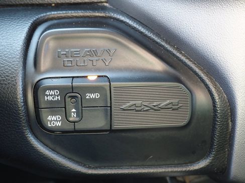 Used 2019 RAM 2500 Big Horn image 28