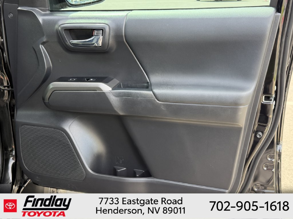 Certified 2023 Toyota Tacoma TRD Off-Road AWD/4WD image 15