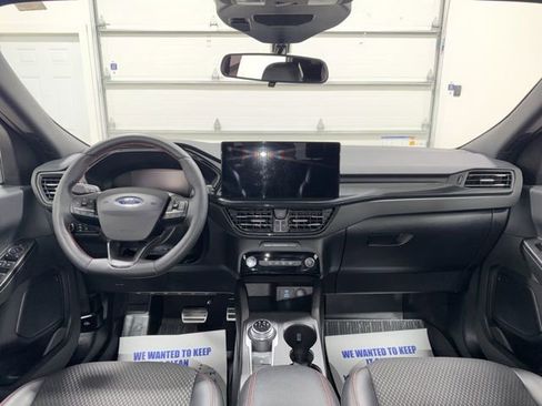 Used 2023 Ford Escape ST-Line w/ Tech Pack #1 AWD/4WD image 9