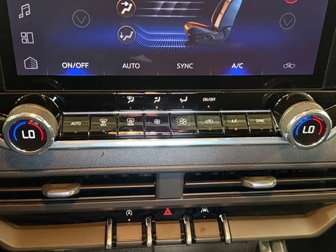 New 2026 Chevrolet Colorado Trail Boss w/ Midnight Edition AWD/4WD image 17