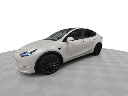 Used 2024 Tesla Model Y Performance AWD/4WD image 5