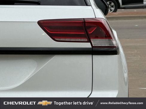 Used 2023 Volkswagen Atlas Cross Sport SEL R-Line AWD/4WD image 8