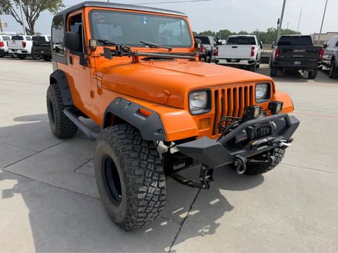 Used 1988 Jeep Wrangler Laredo AWD/4WD image 4