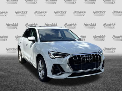 Used 2023 Audi Q3 2.0T Premium Plus w/ Premium Plus Package AWD/4WD image 2