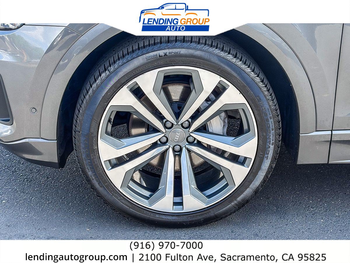 Used 2019 Audi Q8 Prestige w/ Adaptive Chassis Package AWD/4WD image 9