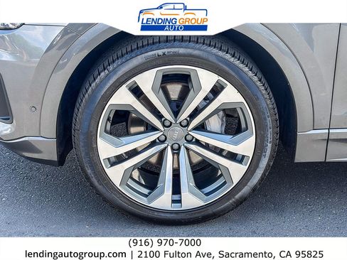 Used 2019 Audi Q8 Prestige w/ Adaptive Chassis Package AWD/4WD image 9