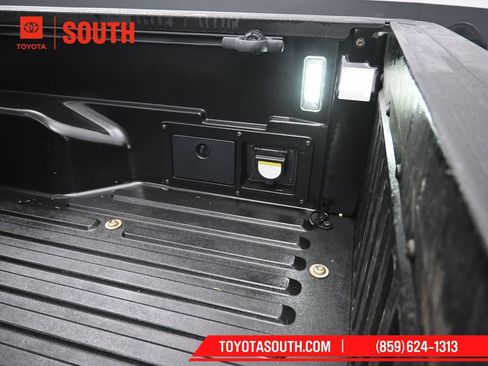 Used 2020 Toyota Tacoma TRD Off-Road AWD/4WD image 36