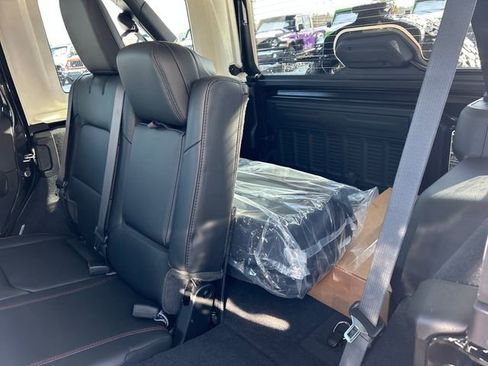 New 2026 Jeep Wrangler Unlimited Rubicon image 39