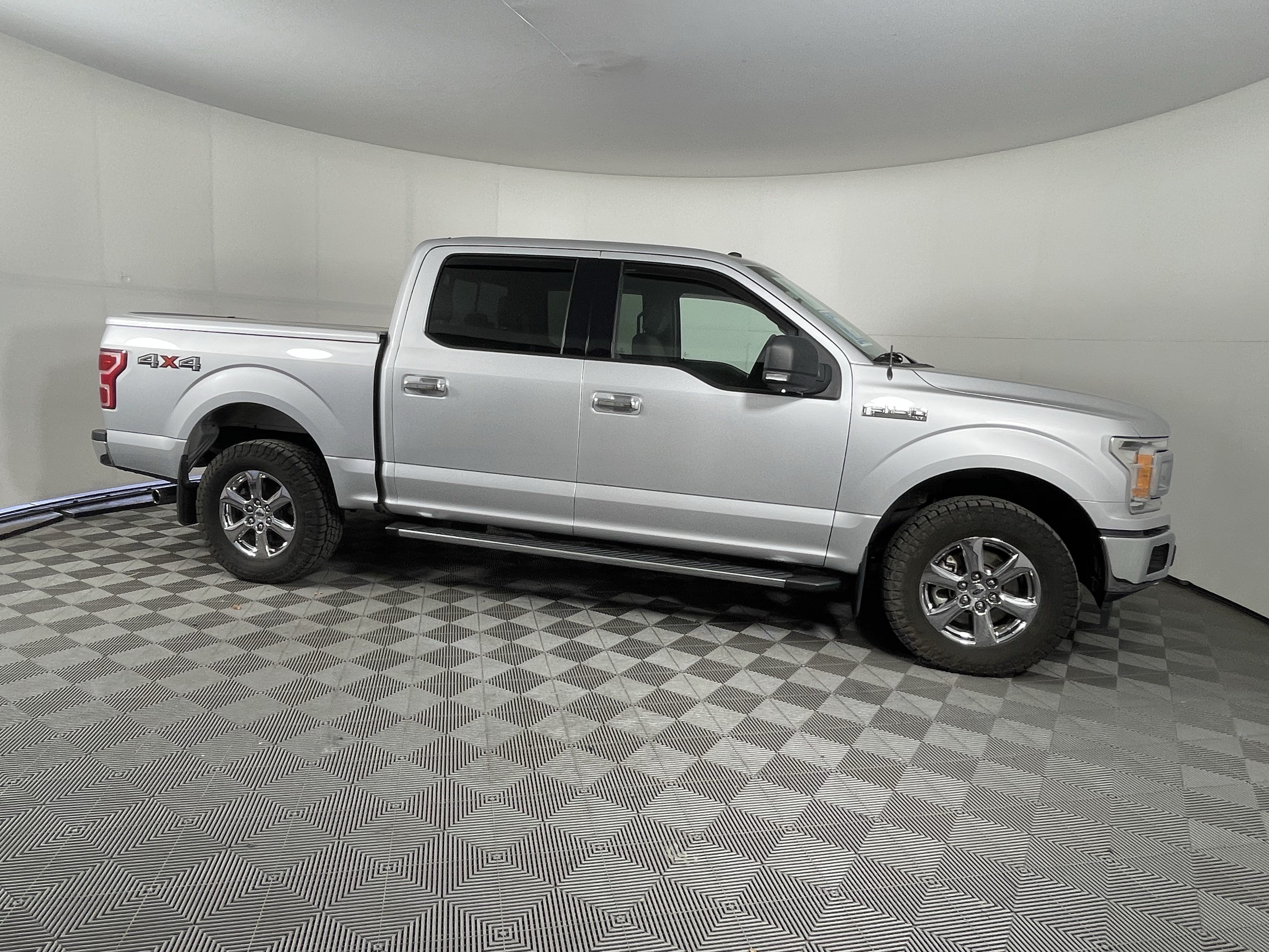Used 2018 Ford F150 XLT w/ Equipment Group 302A Luxury AWD/4WD image 6