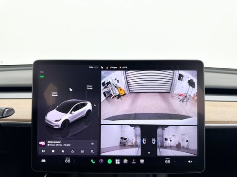Used 2023 Tesla Model Y AWD image 11