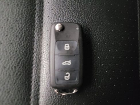 Used 2017 Volkswagen Jetta SE FWD image 32