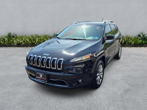 Used 2018 Jeep Cherokee Limited AWD/4WD image 2