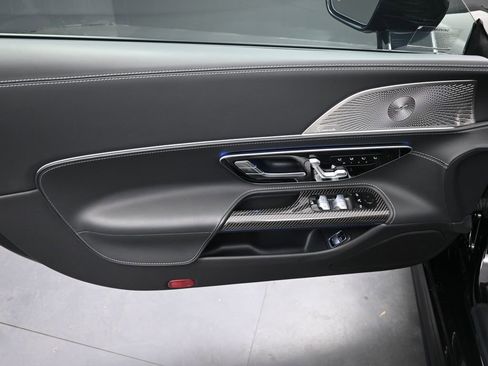 Used 2023 Mercedes-Benz SL 63 AMG SL63 AMG w/ Driver Assistance Package image 12