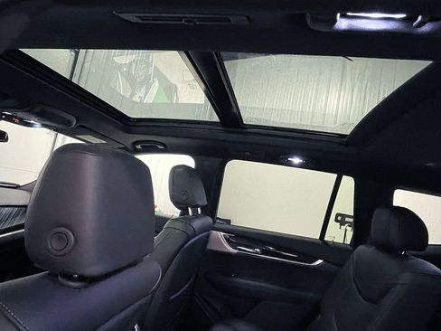 Used 2025 Cadillac XT6 Premium Luxury image 28