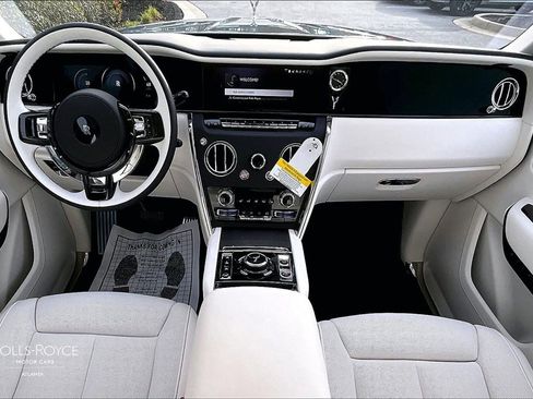 New 2026 Rolls-Royce Cullinan image 5