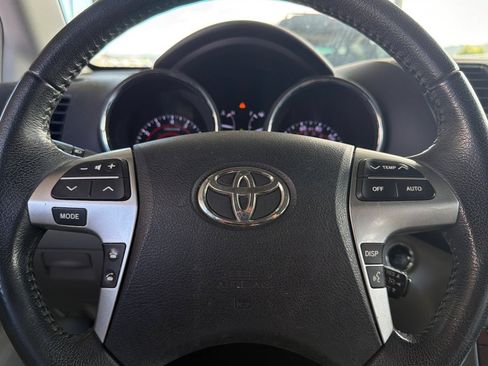 Used 2013 Toyota Highlander Limited FWD image 25