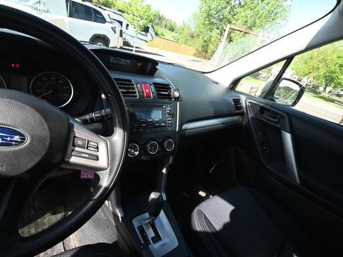 Used 2015 Subaru Forester 2.5i AWD/4WD image 8