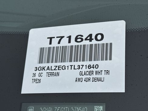 New 2026 GMC Terrain Denali w/ LPO, Floor Liner Package image 40
