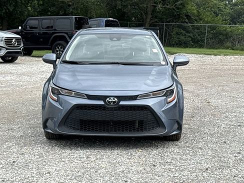 Used 2020 Toyota Corolla LE FWD image 2