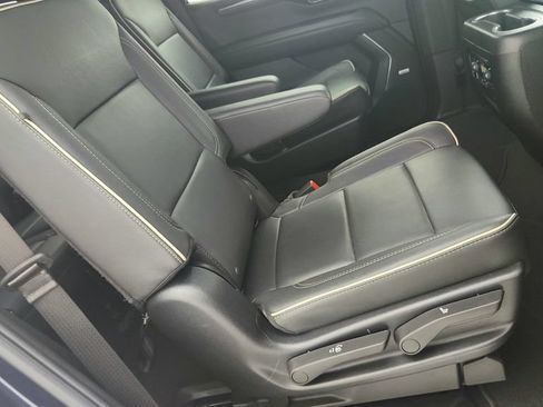 Used 2025 Chevrolet Tahoe Premier AWD/4WD image 32