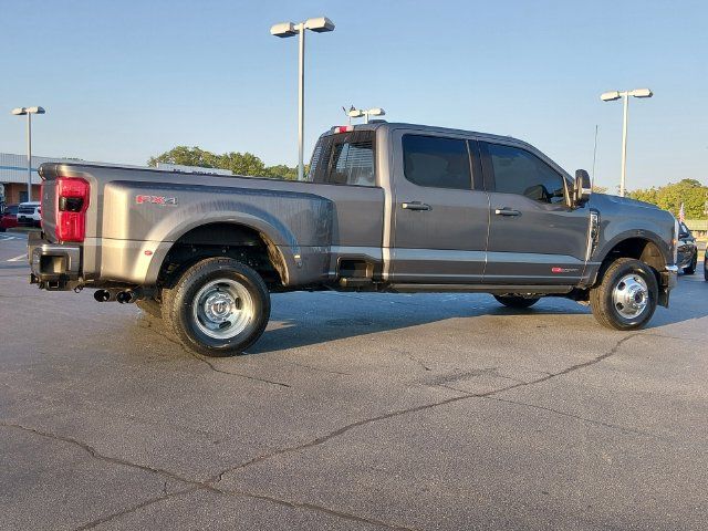 Used 2024 Ford F350 Lariat w/ Lariat Ultimate Package AWD/4WD image 3