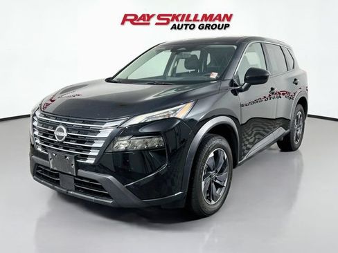 Used 2025 Nissan Rogue SV FWD image 3