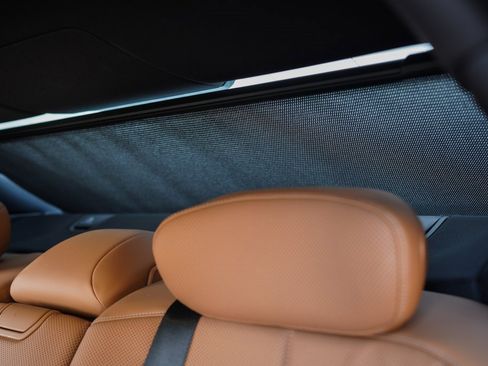 Used 2023 BMW 740i w/ Parking Assistance Package image 39