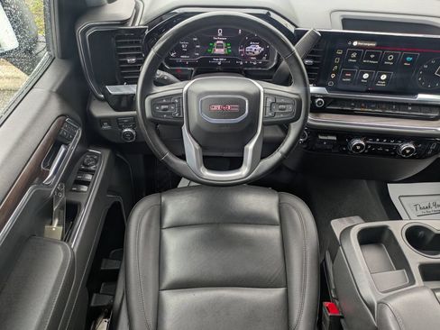 Used 2025 GMC Sierra 1500 SLT AWD/4WD image 15