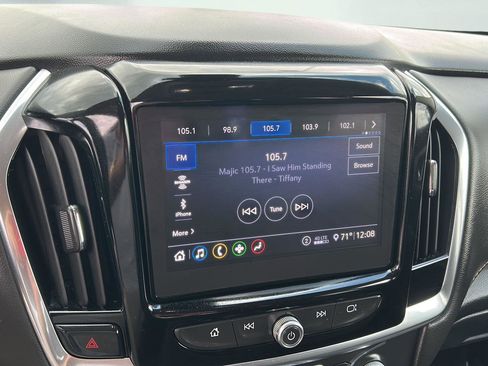 Used 2020 Chevrolet Traverse LT image 16