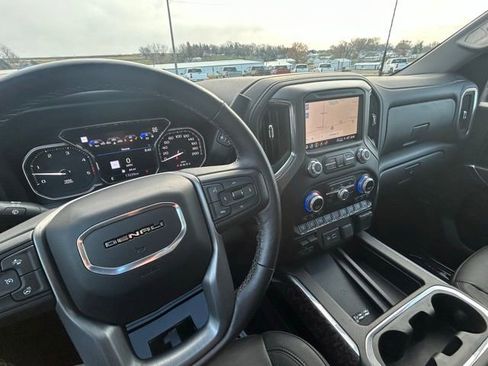 Used 2022 GMC Sierra 3500 Denali image 15