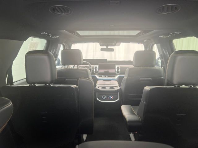 Used 2025 Ford Expedition Tremor AWD/4WD image 10