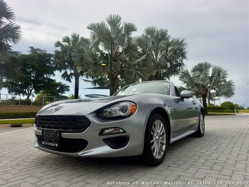 Used 2017 FIAT 124 Spider Classica RWD image 6
